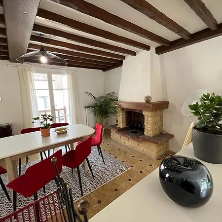 Spacieuse Maison De Avec Garage Prive Ferme *