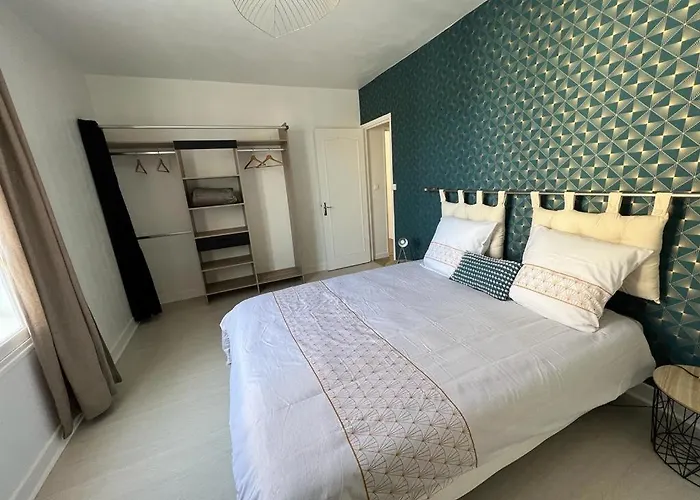 Apartment Spacieuse Maison De Avec Garage Prive Ferme *