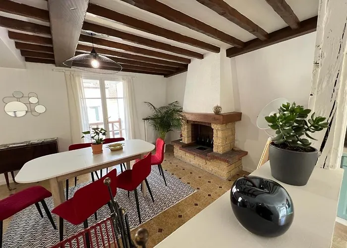 Spacieuse Maison De Avec Garage Prive Ferme *